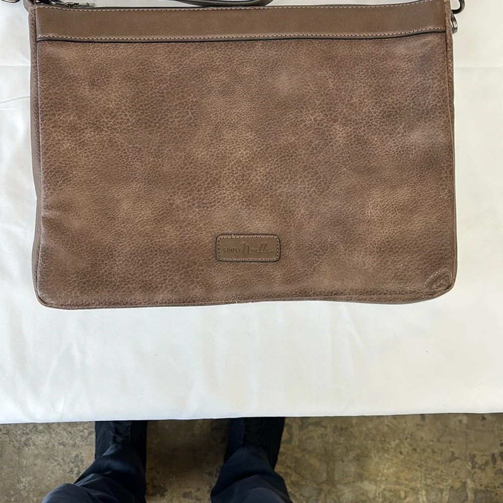 Simply Noelle Brown Messenger Bag with Adjustable Strap. Like New.